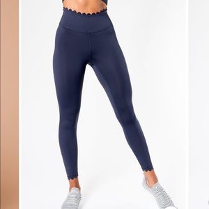 IVL scallop Legging - Navy - Size 8